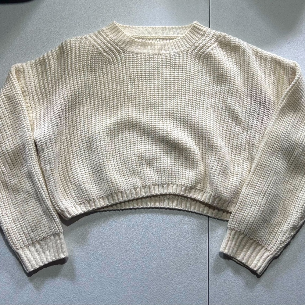 SHEIN Cropped Sweater - Picture 2 of 8